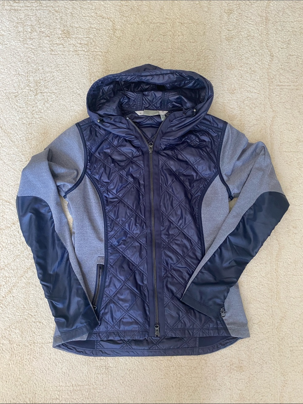 Athleta Quilted Hooded Hybrid Jacket in Navy